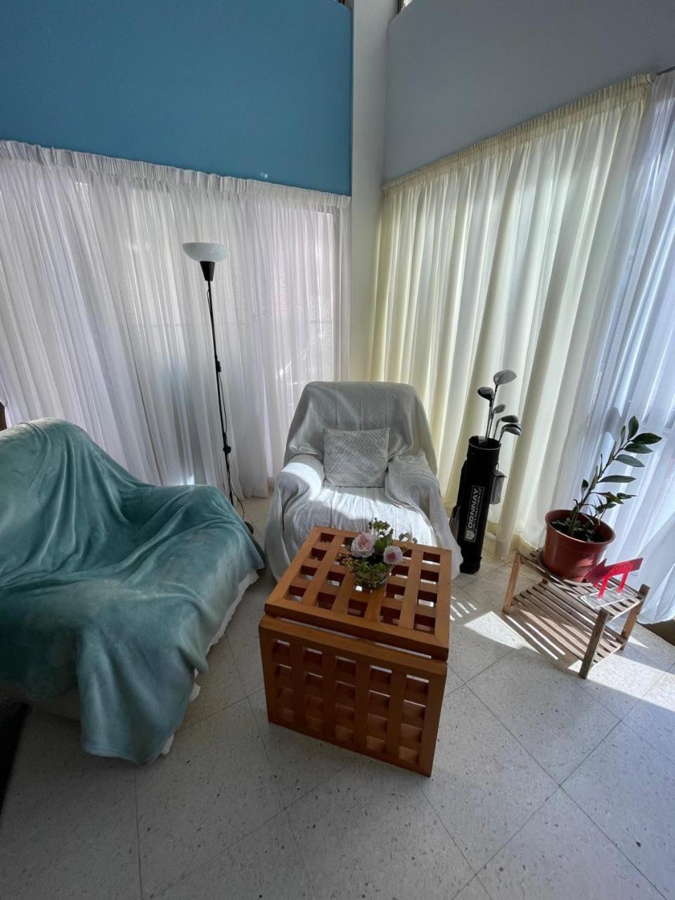 Premium Hostel Marina Paphos Buitenkant foto