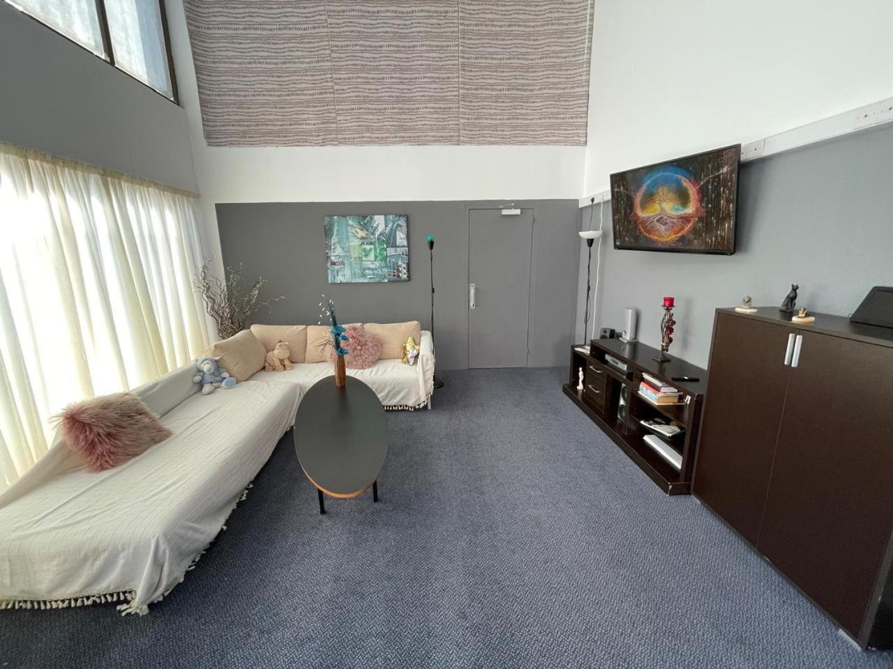 Premium Hostel Marina Paphos Buitenkant foto