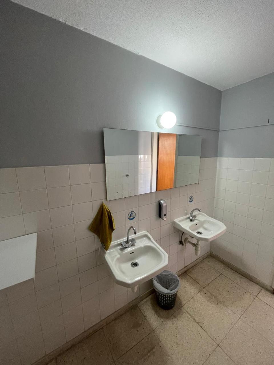 Premium Hostel Marina Paphos Buitenkant foto